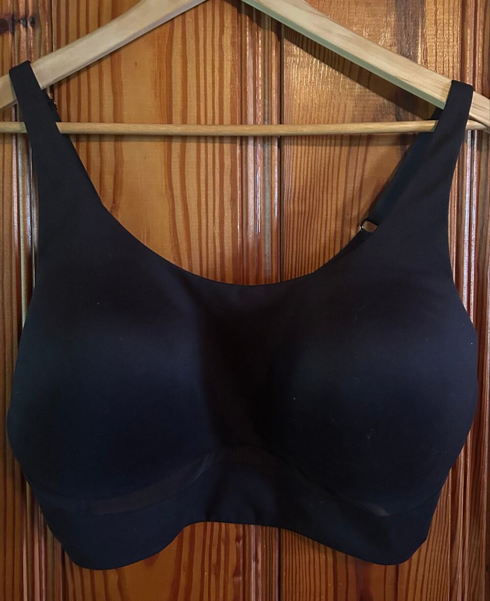 Victoria’s Secret Women’s lightweight sports bra black gym padded support 38ddd